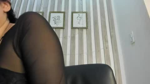 Snapshot of _chloecollins chatting on May 7, 12:32 pm Chloe Collins online show from May 7, 12:32 pm