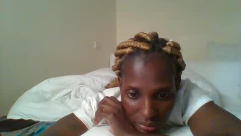 Snapshot of _clara01 chatting on February 19, 9:39 am clara online show from February 19, 9:39 am