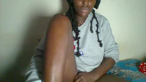 Snapshot of _clara01 chatting on March 6, 7:36 am clara online show from March 6, 7:36 am