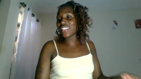 Snapshot of _clara01 chatting on June 21, 11:57 am clara online show from June 21, 11:57 am