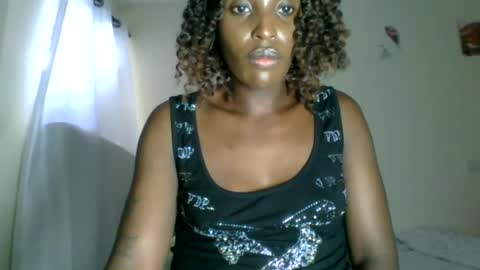 Snapshot of _clara01 chatting on June 28, 11:16 am clara online show from June 28, 11:16 am