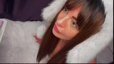 Snapshot of _comefeelme_ chatting on May 17, 5:49 am D online show from May 17, 5:49 am