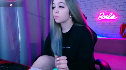 Nica online show from February 19, 5:05 am