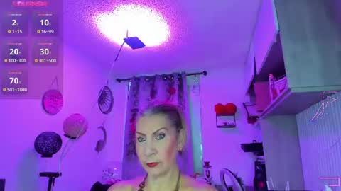 Snapshot of _cristal_ayala chatting on July 6, 12:18 am cristal ayala online show from July 6, 12:18 am
