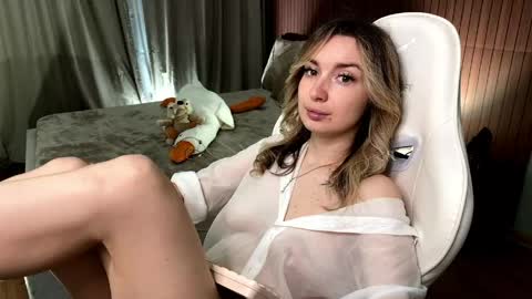 Snapshot of _crystal_moon_1 chatting on May 13, 6:49 pm _crystal_moon_1 online show from May 13, 6:49 pm