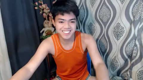 Snapshot of _cumwithrussel chatting on February 8, 9:40 pm Russ online show from February 8, 9:40 pm