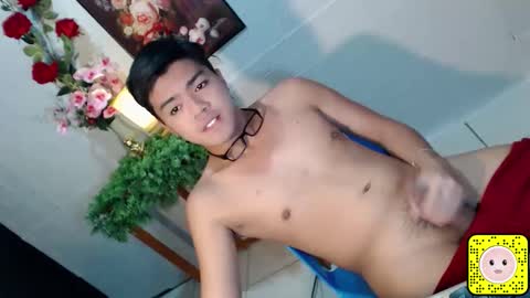 Snapshot of _cumwithrussel chatting on May 7, 1:55 am Russ online show from May 7, 1:55 am
