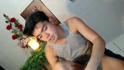 Snapshot of _cumwithrussel chatting on May 15, 10:50 pm Russ online show from May 15, 10:50 pm