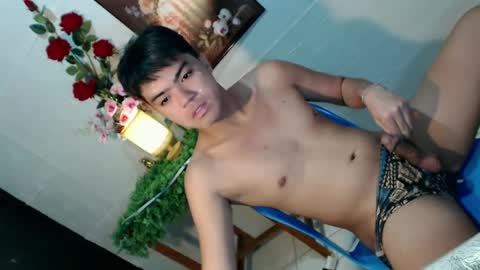 Snapshot of _cumwithrussel chatting on May 27, 4:31 am Russ online show from May 27, 4:31 am