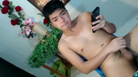Snapshot of _cumwithrussel chatting on June 14, 2:24 am Russ online show from June 14, 2:24 am