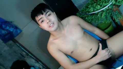 Snapshot of _cumwithrussel chatting on June 30, 12:55 am Russ online show from June 30, 12:55 am