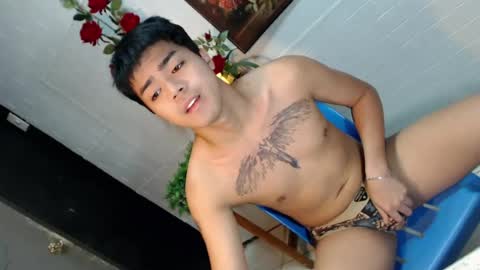 Snapshot of _cumwithrussel chatting on August 3, 1:15 am Russ online show from August 3, 1:15 am