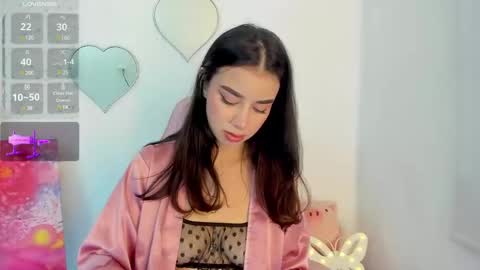 Snapshot of _cute_isabella_ chatting on February 21, 3:45 am _cute_isabella_ online show from February 21, 3:45 am