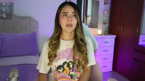 Melissa online show from April 1, 2:01 am