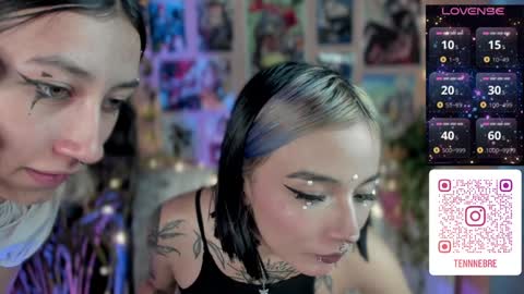 Snapshot of _darkkitty_ chatting on December 16, 1:21 am paula online show from December 16, 1:21 am