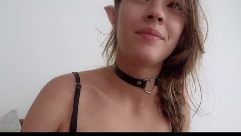 DemiDee online show from November 2, 8:17 am