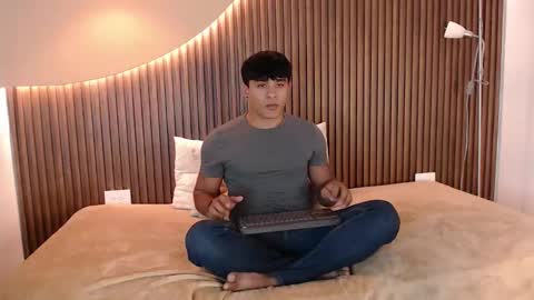 Snapshot of _demon1 chatting on February 5, 3:33 am _demon1 online show from February 5, 3:33 am