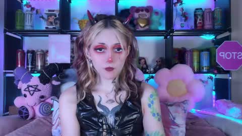 Snapshot of _devilbaby chatting on May 25, 7:42 pm Kate online show from May 25, 7:42 pm