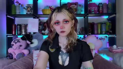 Snapshot of _devilbaby chatting on May 29, 7:12 pm Kate online show from May 29, 7:12 pm