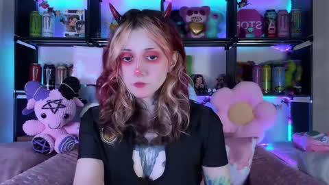 Snapshot of _devilbaby chatting on June 3, 7:41 pm Kate online show from June 3, 7:41 pm