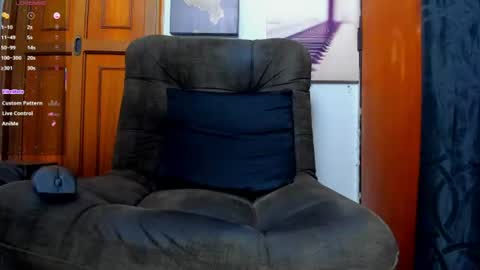 Snapshot of _dominikxxx1 chatting on July 17, 2:24 pm _dominikxxx1 online show from July 17, 2:24 pm