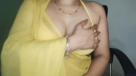 Snapshot of _dreamgirl_0 chatting on April 20, 3:09 am _dreamgirl_0 online show from April 20, 3:09 am
