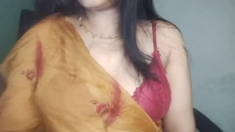 Snapshot of _dreamgirl_0 chatting on April 21, 10:43 am _dreamgirl_0 online show from April 21, 10:43 am