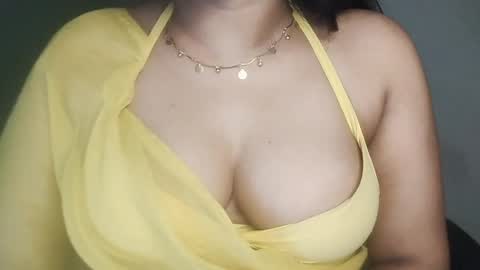 Snapshot of _dreamgirl_0 chatting on April 23, 10:14 am _dreamgirl_0 online show from April 23, 10:14 am