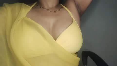 Snapshot of _dreamgirl_0 chatting on April 25, 10:29 am _dreamgirl_0 online show from April 25, 10:29 am