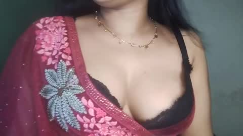 Snapshot of _dreamgirl_0 chatting on May 2, 10:20 am _dreamgirl_0 online show from May 2, 10:20 am