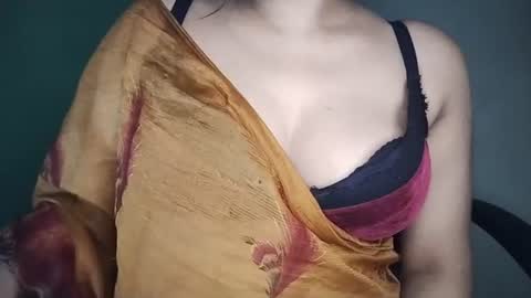 _dreamgirl_0 online show from June 28, 3:51 pm