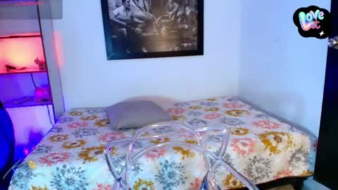 Snapshot of _eilish chatting on May 2, 8:03 pm _eilish online show from May 2, 8:03 pm