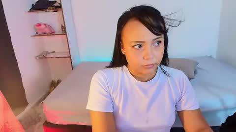 Snapshot of _eilish chatting on June 14, 6:21 pm _eilish online show from June 14, 6:21 pm