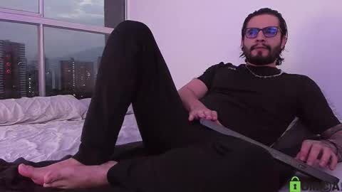  -         online show from November 24, 10:53 pm