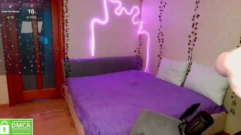 Snapshot of _elven_dreams__ chatting on January 7, 7:59 pm chloue and Gretta online show from January 7, 7:59 pm