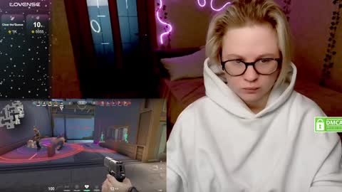 Snapshot of _elven_dreams__ chatting on February 2, 11:00 pm chloue and Gretta online show from February 2, 11:00 pm