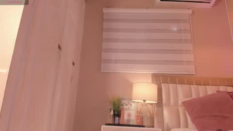 Snapshot of _emily__cb chatting on January 9, 1:47 pm Hi Im Emily online show from January 9, 1:47 pm