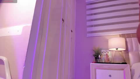 Snapshot of _emily__cb chatting on January 15, 11:37 am Hi Im Emily online show from January 15, 11:37 am