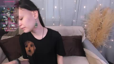 _emily__strike_ online show from January 23, 9:50 am