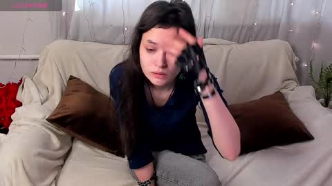 _emily__strike_ online show from March 12, 9:02 am