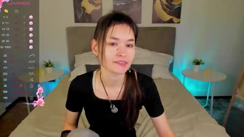 _emily__strike_ online show from November 7, 10:04 am