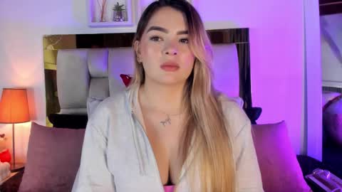 Isabella online show from January 13, 12:10 pm