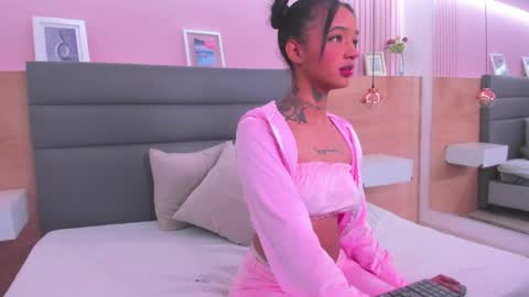 Emma online show from April 21, 1:42 am