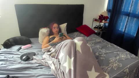 Emma online show from February 4, 7:42 pm