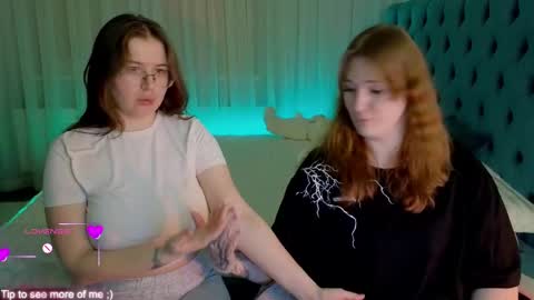 Snapshot of _enni__ chatting on February 21, 2:17 am Sam online show from February 21, 2:17 am