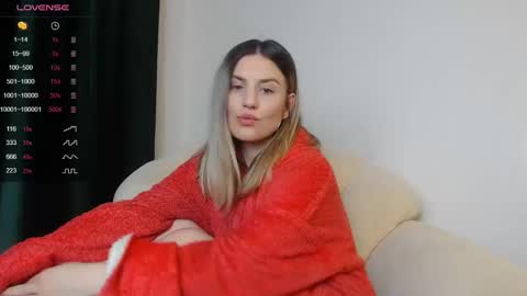 Snapshot of _esmeraldiyaa_ chatting on December 9, 12:45 am _esmeraldiyaa_ online show from December 9, 12:45 am