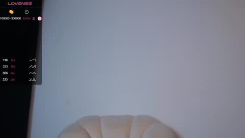 Snapshot of _esmeraldiyaa_ chatting on February 16, 10:10 pm _esmeraldiyaa_ online show from February 16, 10:10 pm