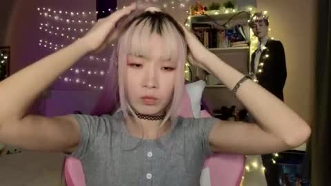 EveEva online show from February 2, 7:56 pm