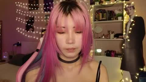 EveEva online show from March 2, 4:03 am