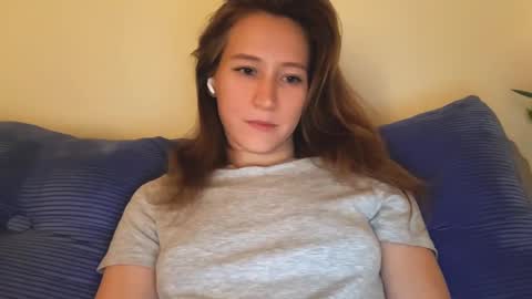 Snapshot of _feli_ chatting on February 14, 3:22 am all my social     online show from February 14, 3:22 am